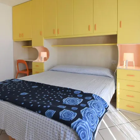 Solmare-36 By Interhome * Rosapineta